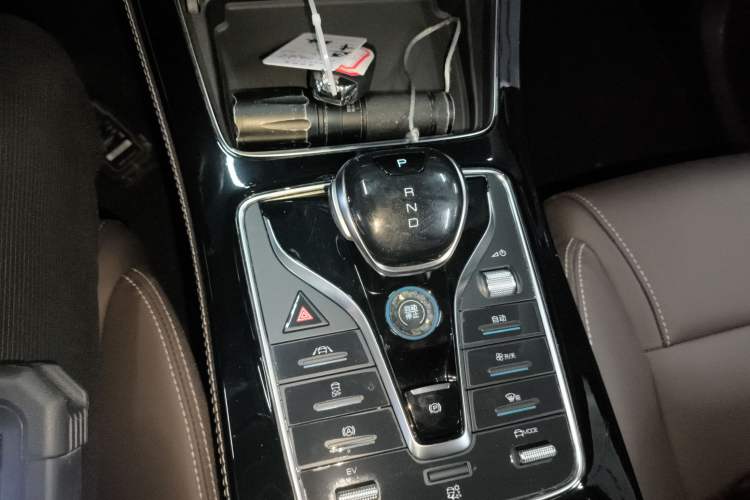 Used BYD Song MAX New Energy 2022 DM-i 105KM Flagship Model Gear Lever