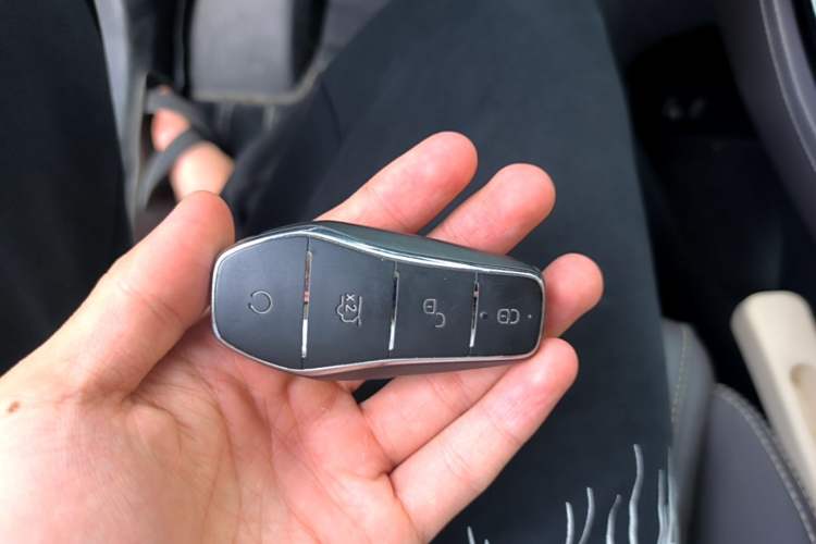 Used BYD Song MAX New Energy 2022 DM-i 105KM Flagship Model Interior 1