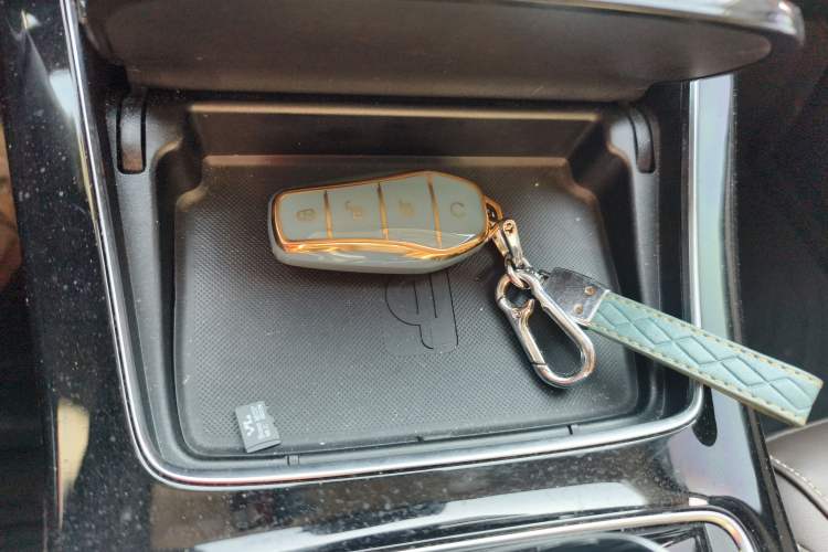 Used BYD Song MAX New Energy 2022 DM-i 105KM Flagship Model Interior 1