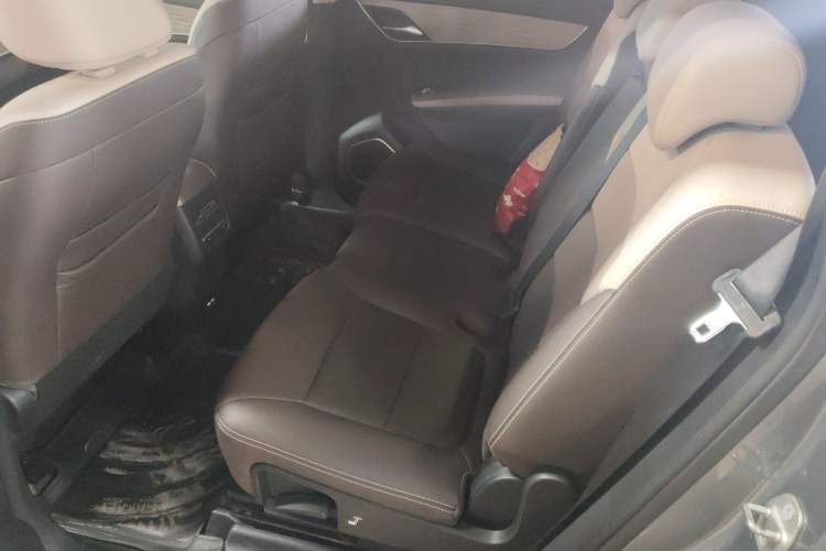 Used BYD Song MAX New Energy 2022 DM-i 105KM Flagship Model Interior 2