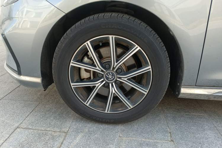 Used BYD Song MAX New Energy 2022 DM-i 105KM Flagship Model Left Front Wheel Hub