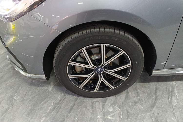 Used BYD Song MAX New Energy 2022 DM-i 105KM Flagship Model Left Front Wheel Hub