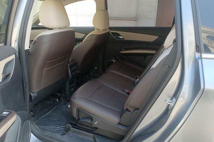 Used BYD Song MAX New Energy 2022 DM-i 105KM Flagship Model Left Rear Seat