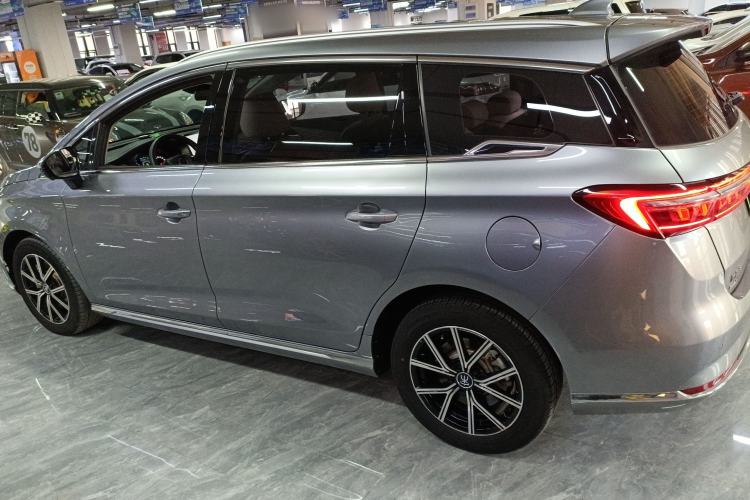 Used BYD Song MAX New Energy 2022 DM-i 105KM Flagship Model Left Side