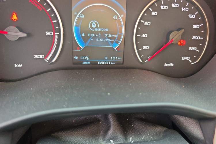 Used BYD Song MAX New Energy 2022 DM-i 105KM Flagship Model Odometer Close Up