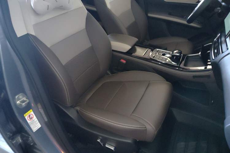 Used BYD Song MAX New Energy 2022 DM-i 105KM Flagship Model Right Front Seat