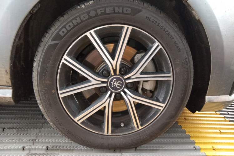 Used BYD Song MAX New Energy 2022 DM-i 105KM Flagship Model Right Front Wheel Hub