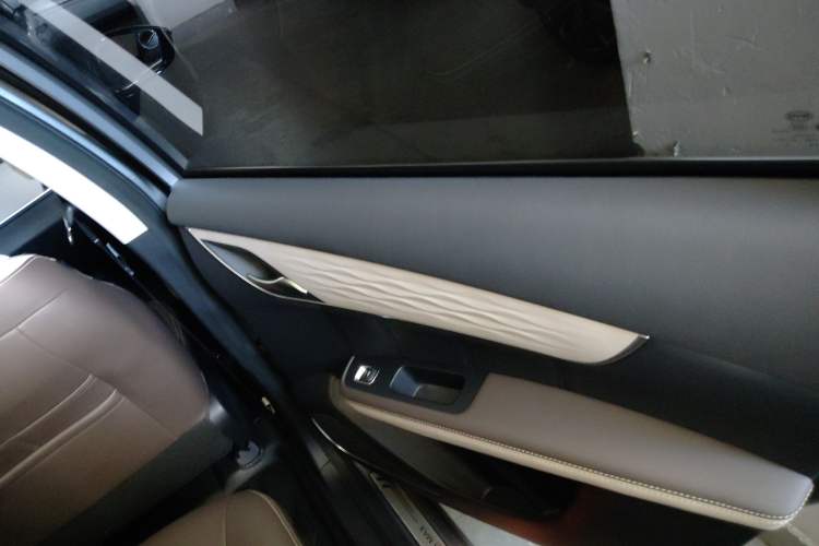 Used BYD Song MAX New Energy 2022 DM-i 105KM Flagship Model Right Rear Door Interior