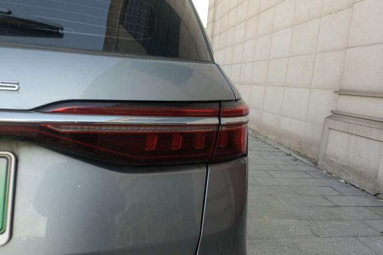 Used BYD Song MAX New Energy 2022 DM-i 105KM Flagship Model Right Rear Taillight