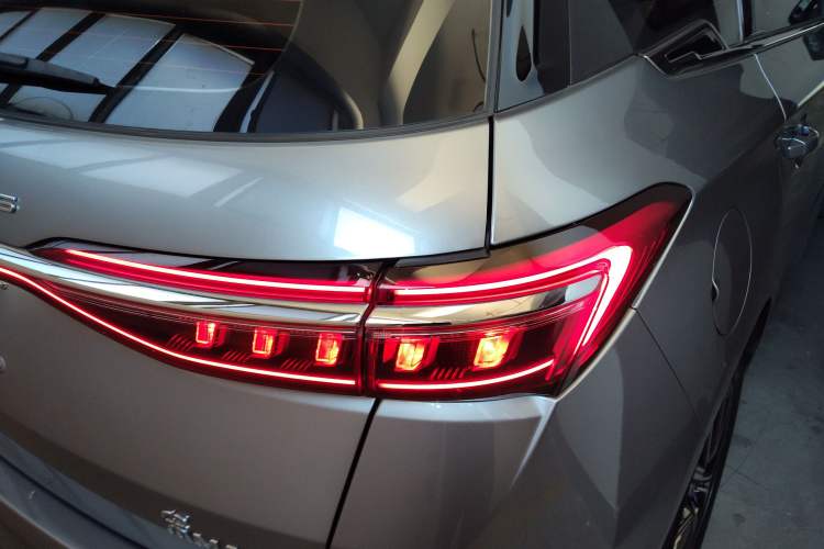 Used BYD Song MAX New Energy 2022 DM-i 105KM Flagship Model Right Rear Taillight