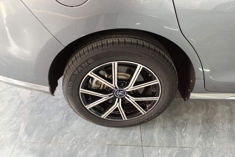 Used BYD Song MAX New Energy 2022 DM-i 105KM Flagship Model Right Rear Wheel Hub
