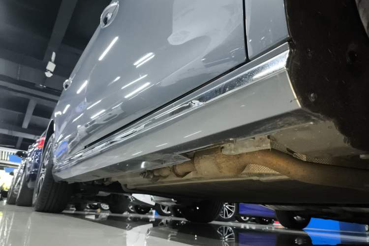 Used BYD Song MAX New Energy 2022 DM-i 105KM Flagship Model Right Side Sill
