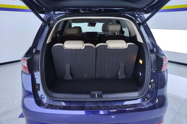 Used BYD Song MAX New Energy 2022 DM-i 105KM Executive Edition Trunk