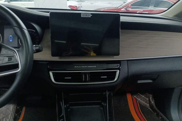 Used BYD Song MAX New Energy 2022 DM-i 105KM Flagship Model Audio And AC Panel