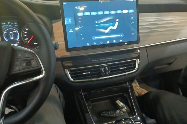Used BYD Song MAX New Energy 2022 DM-i 105KM Flagship Model Audio And AC Panel