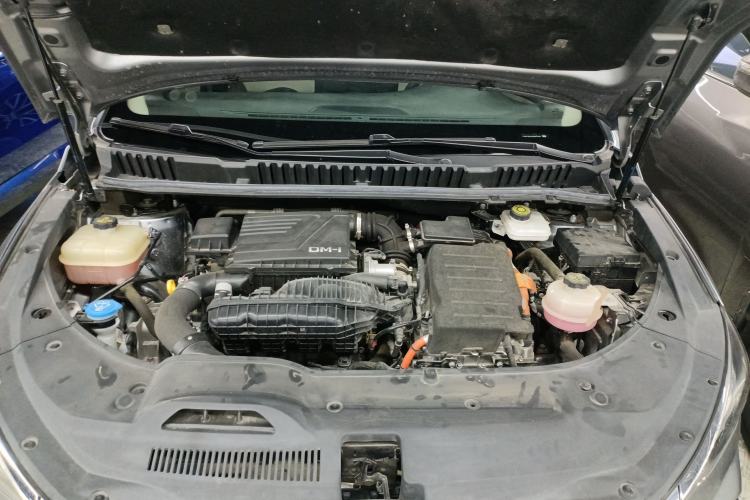 Used BYD Song MAX New Energy 2022 DM-i 105KM Flagship Model Engine Bay
