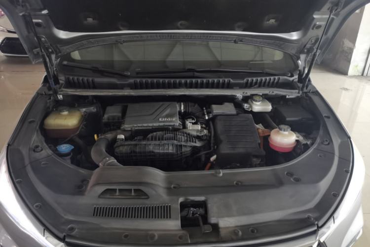 Used BYD Song MAX New Energy 2022 DM-i 105KM Flagship Model Engine Bay