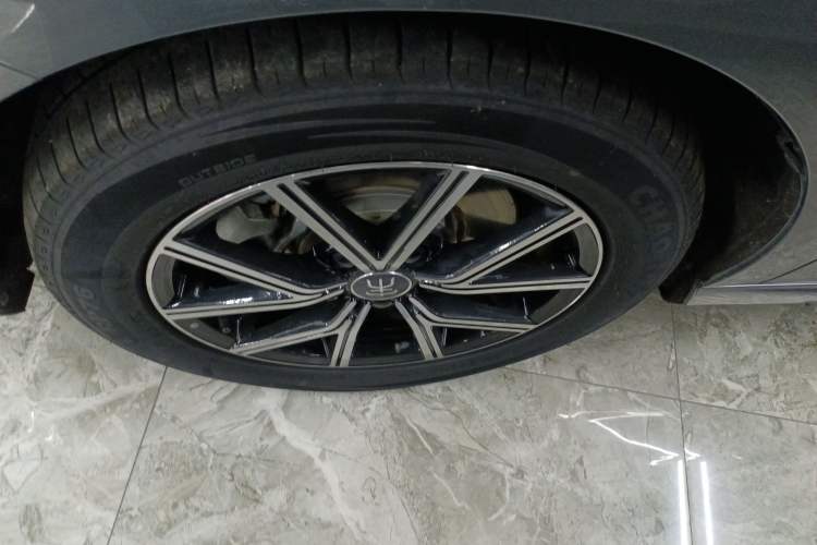 Used BYD Song MAX New Energy 2022 DM-i 105KM Flagship Model Exterior 3