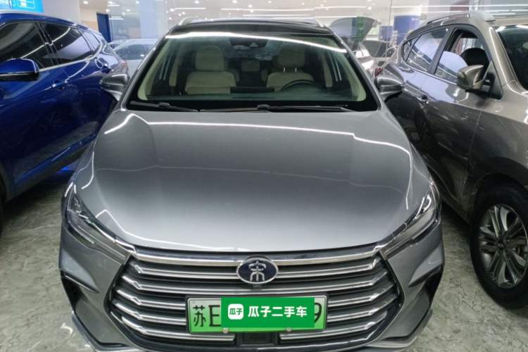 Used BYD Song MAX New Energy 2022 DM-i 105KM Flagship Model Front