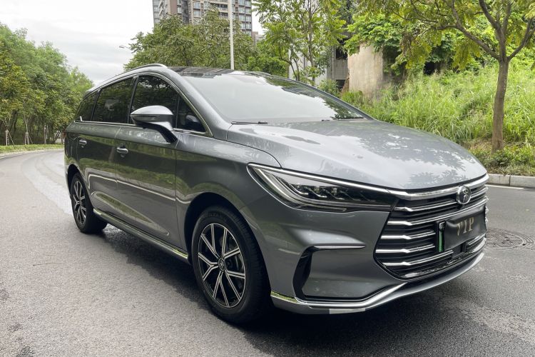 Used BYD Song MAX New Energy 2022 DM-i 105KM Flagship Model Front Right 45 Deg
