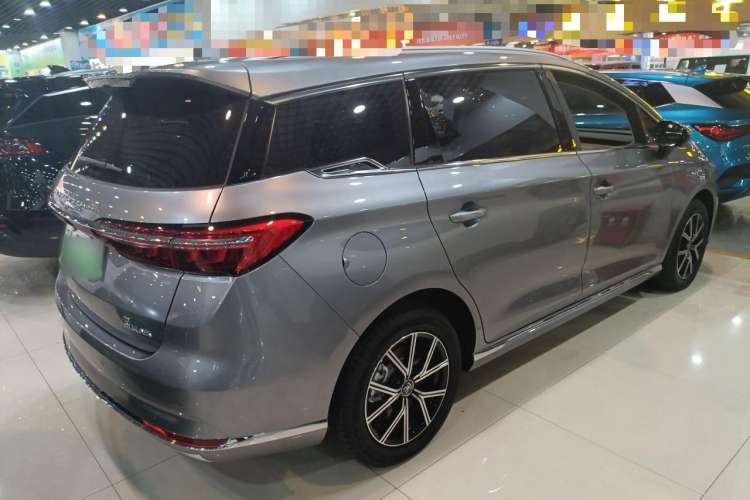 Used BYD Song MAX New Energy 2022 DM-i 105KM Flagship Model Right Side
