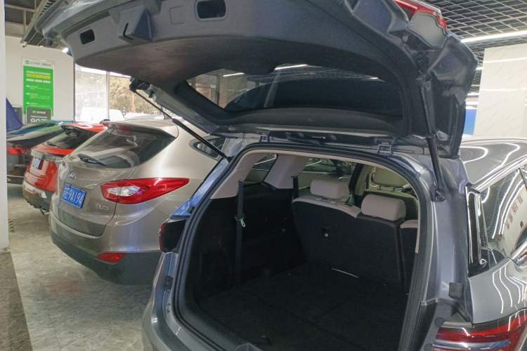 Used BYD Song MAX New Energy 2022 DM-i 105KM Flagship Model Trunk