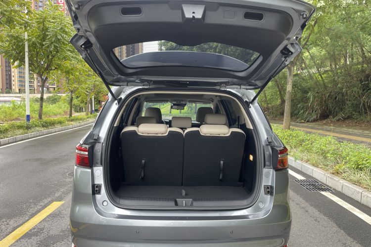 Used BYD Song MAX New Energy 2022 DM-i 105KM Flagship Model Trunk