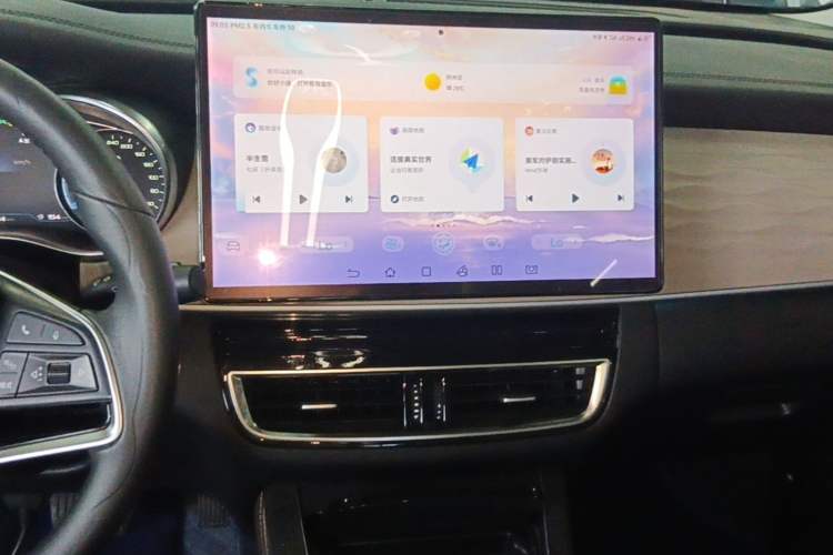 Used BYD Song MAX New Energy 2022 DM-i 105KM Executive Edition Audio And AC Panel
