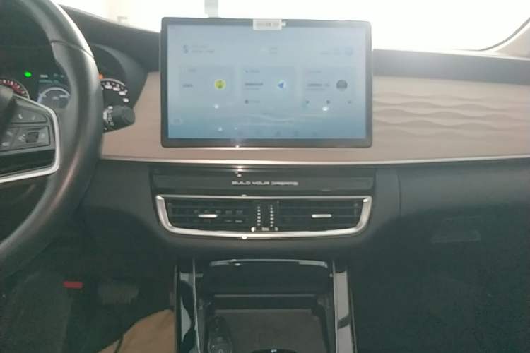 Used BYD Song MAX New Energy 2022 DM-i 105KM Flagship Model Audio And AC Panel