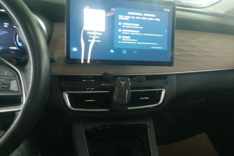 Used BYD Song MAX New Energy 2022 DM-i 105KM Executive Edition Audio And AC Panel