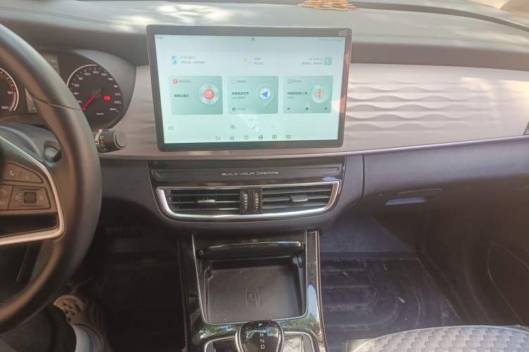 Used BYD Song MAX New Energy 2022 DM-i 105KM Flagship Model Audio And AC Panel