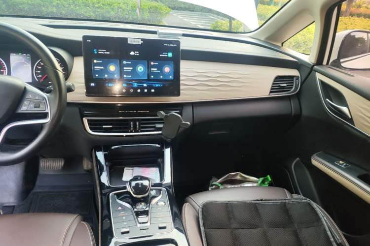 Used BYD Song MAX New Energy 2022 DM-i 105KM Flagship Model Audio And AC Panel