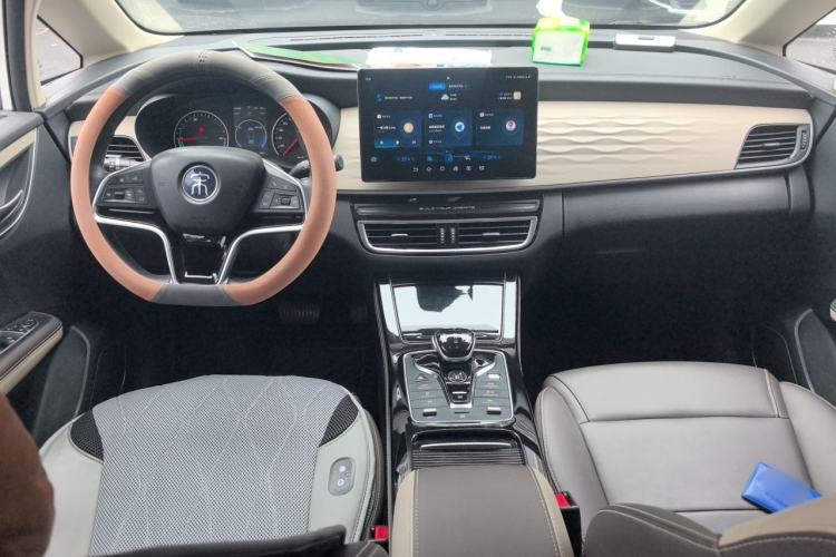 Used BYD Song MAX New Energy 2022 DM-i 105KM Flagship Model Center Console