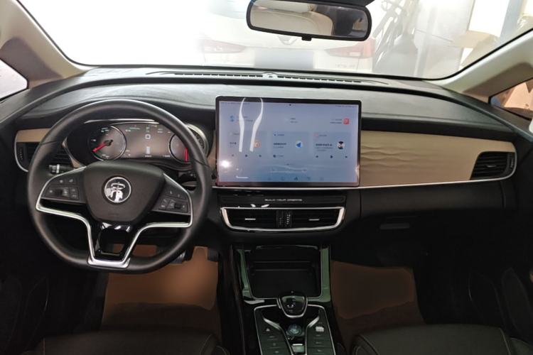 Used BYD Song MAX New Energy 2022 DM-i 105KM Executive Edition Center Console