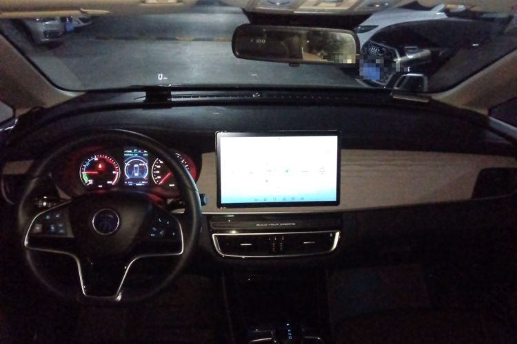 Used BYD Song MAX New Energy 2022 DM-i 105KM Flagship Model Center Console