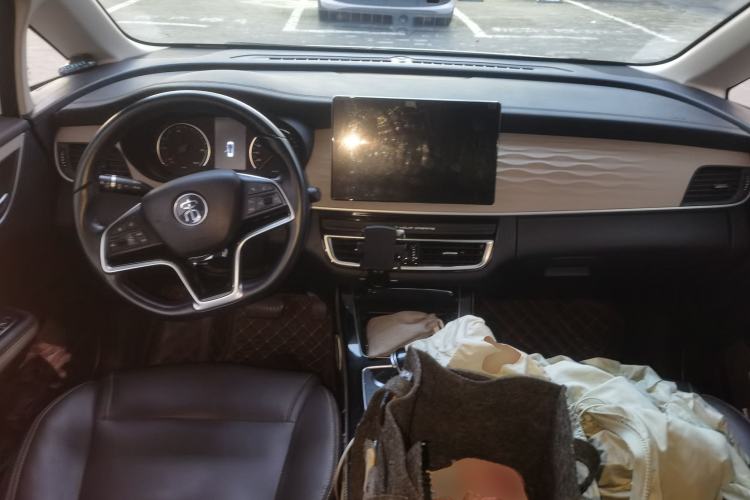 Used BYD Song MAX New Energy 2022 DM-i 105KM Prestige Model Center Console