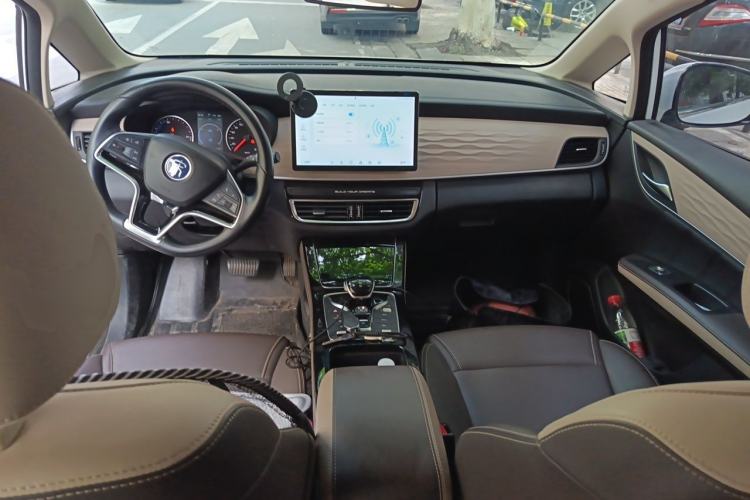Used BYD Song MAX New Energy 2022 DM-i 105KM Prestige Model Center Console