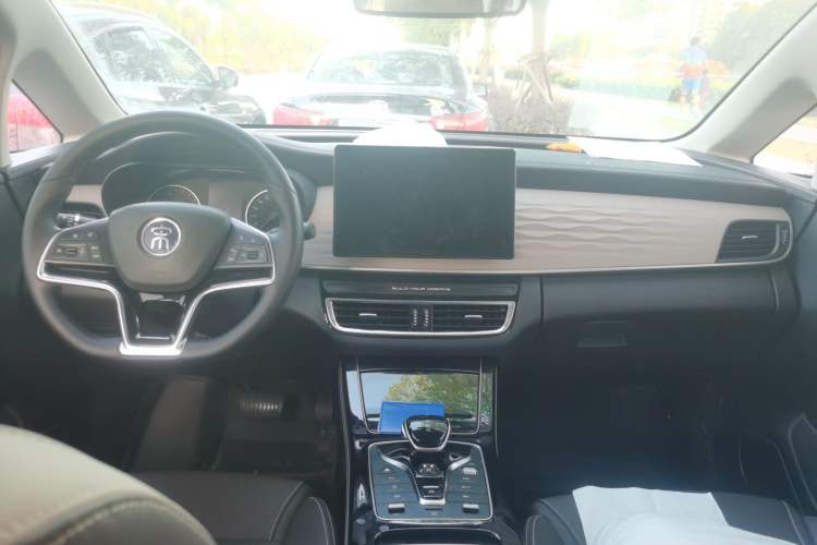 Used BYD Song MAX New Energy 2022 DM-i 105KM Prestige Model Center Console