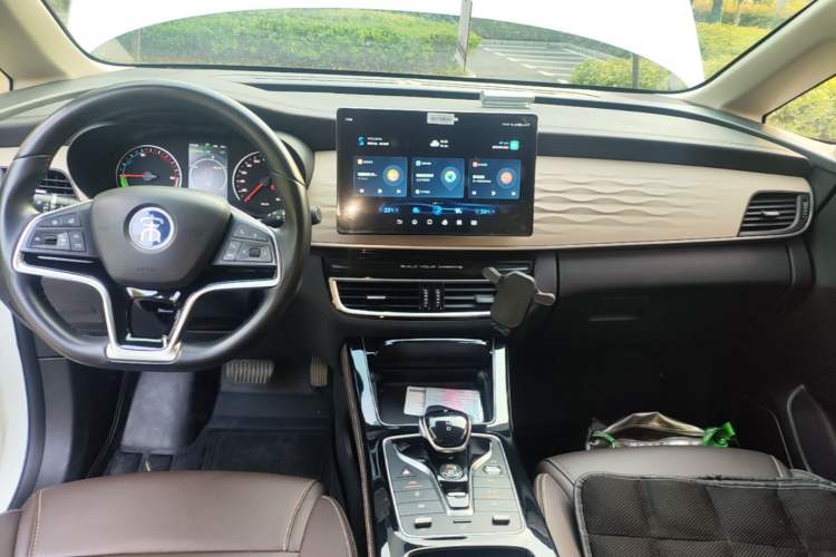 Used BYD Song MAX New Energy 2022 DM-i 105KM Flagship Model Center Console