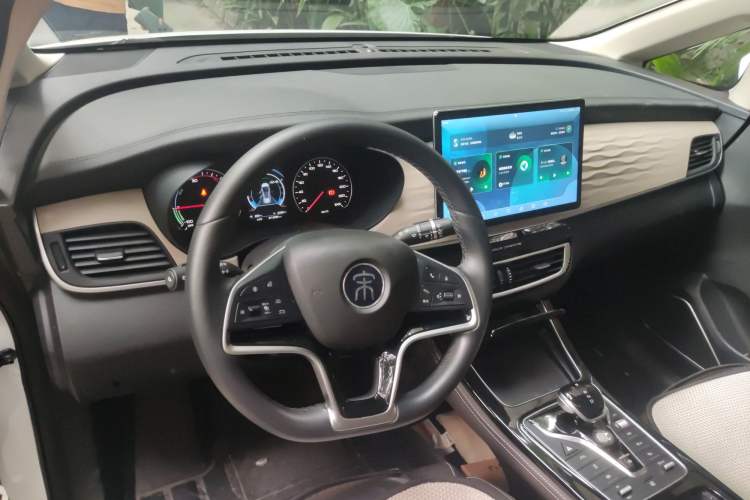 Used BYD Song MAX New Energy 2022 DM-i 105KM Flagship Model Center Console