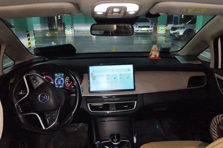 Used BYD Song MAX New Energy 2022 DM-i 105KM Flagship Model Center Console