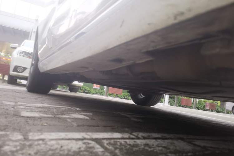 Used BYD Song MAX New Energy 2022 DM-i 105KM Prestige Model Chassis Front Right