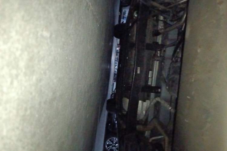 Used BYD Song MAX New Energy 2022 DM-i 105KM Flagship Model Chassis Rear