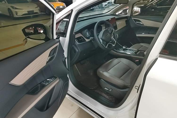 Used BYD Song MAX New Energy 2022 DM-i 105KM Prestige Model Driver Seat