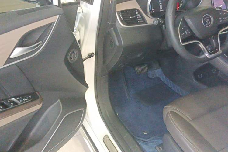 Used BYD Song MAX New Energy 2022 DM-i 105KM Executive Edition Driver Seat