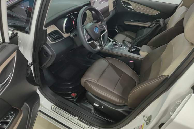 Used BYD Song MAX New Energy 2022 DM-i 105KM Executive Edition Driver Seat