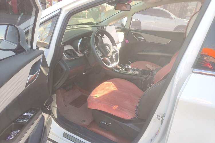 Used BYD Song MAX New Energy 2022 DM-i 105KM Executive Edition Driver Seat