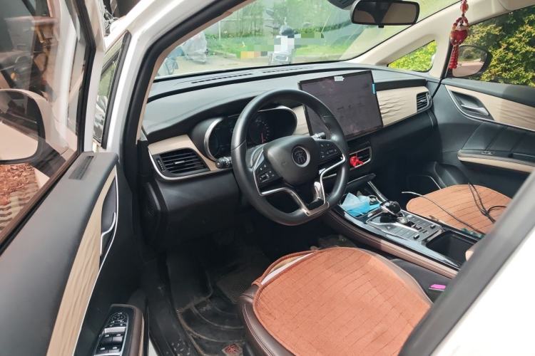 Used BYD Song MAX New Energy 2022 DM-i 105KM Executive Edition Driver Seat