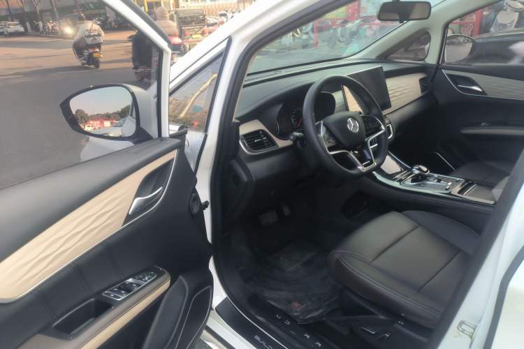Used BYD Song MAX New Energy 2022 DM-i 105KM Prestige Model Driver Seat