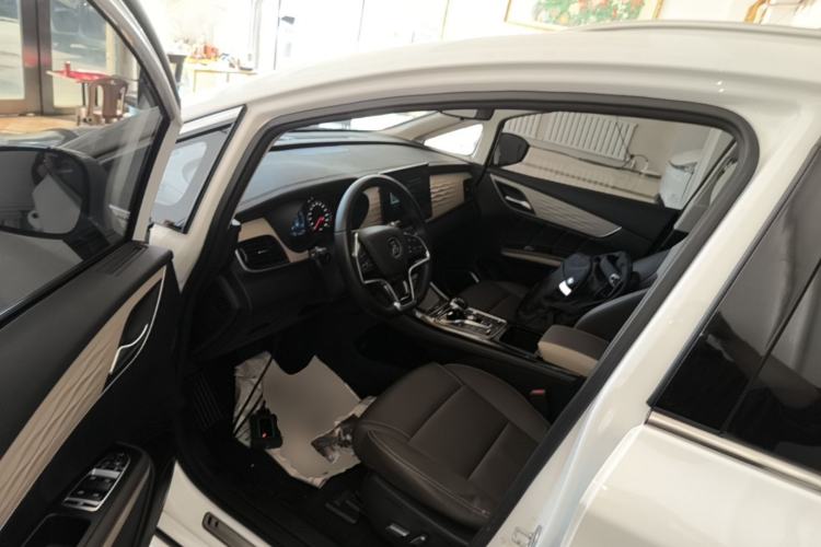 Used BYD Song MAX New Energy 2022 DM-i 105KM Flagship Model Driver Seat